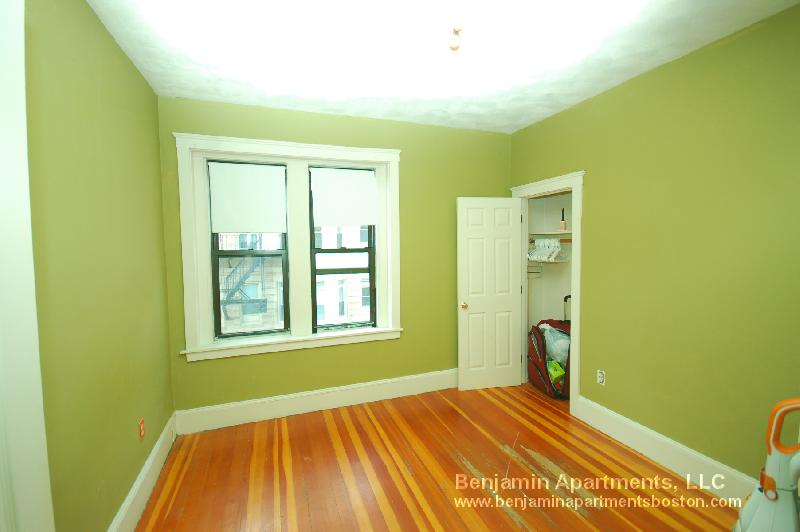 1381 Commonwealth Ave, Allston