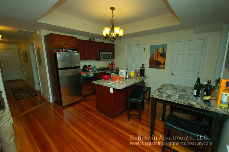 3 bed, 1 bath apartment for rent at 108 Fisher Ave Unit 3, Mission Hill — photo 1 of 8