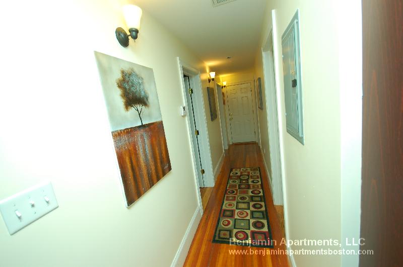 3 bed, 1 bath apartment for rent at 108 Fisher Ave Unit 3, Mission Hill — photo 7 of 8