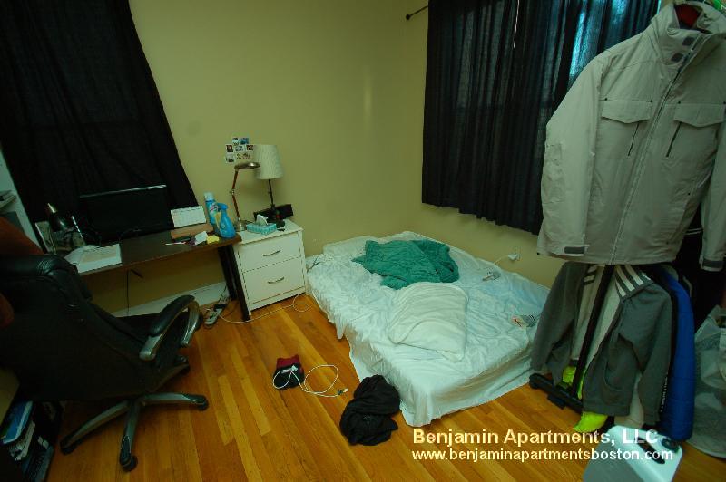 https://ygl-photos.s3.us-west-004.backblazeb2.com/271W54d90bb837089.jpg