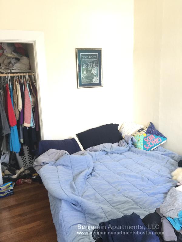 114 Willow St, Wellington-Harrington