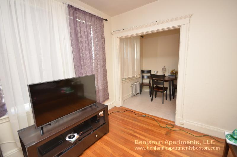 1171 Boylston St, Fenway