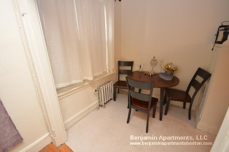 1171 Boylston St, Fenway