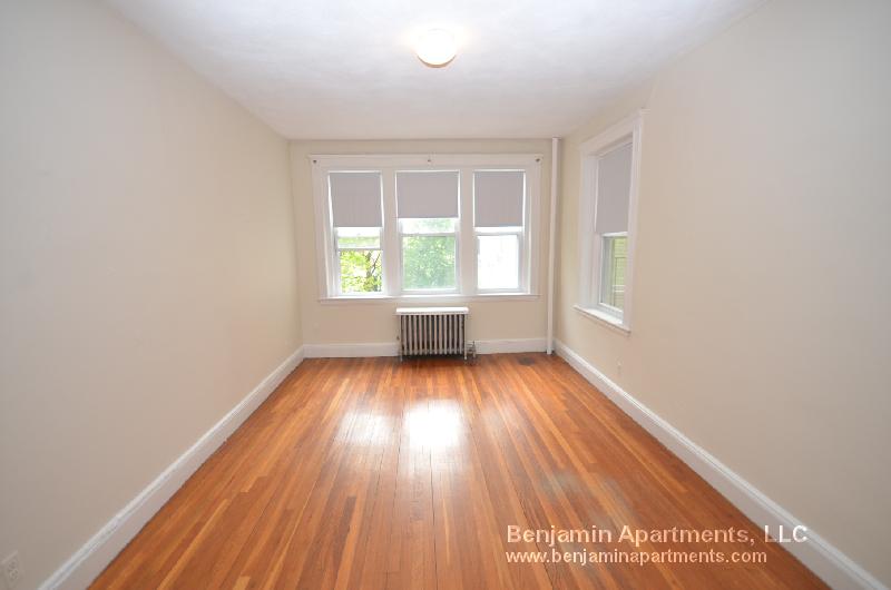 1810 Commonwealth Ave, Brighton