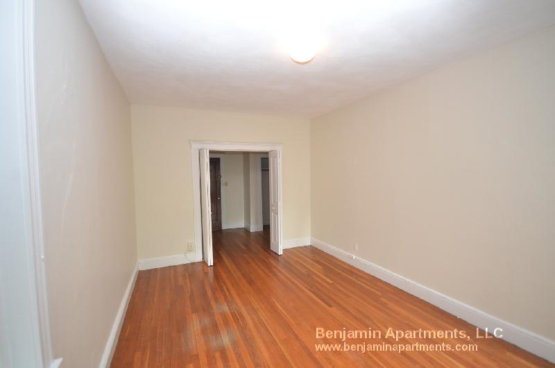 1810 Commonwealth Ave, Brighton