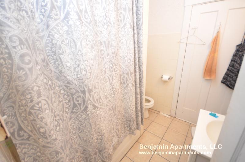 3 bed, 1 bath apartment for rent at 73 Egmont St Unit 5, Coolidge Corner — photo 10 of 12