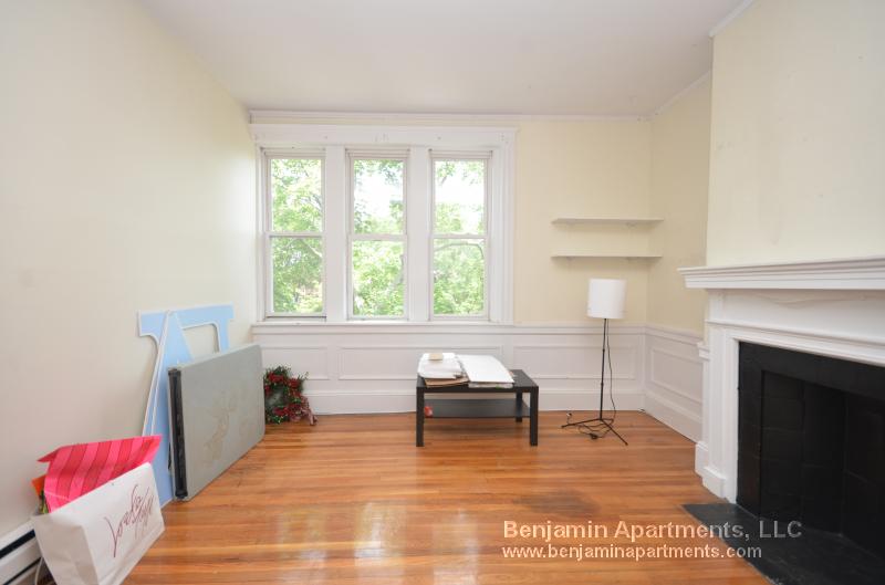 3 bed, 1 bath apartment for rent at 73 Egmont St Unit 5, Coolidge Corner — photo 9 of 12