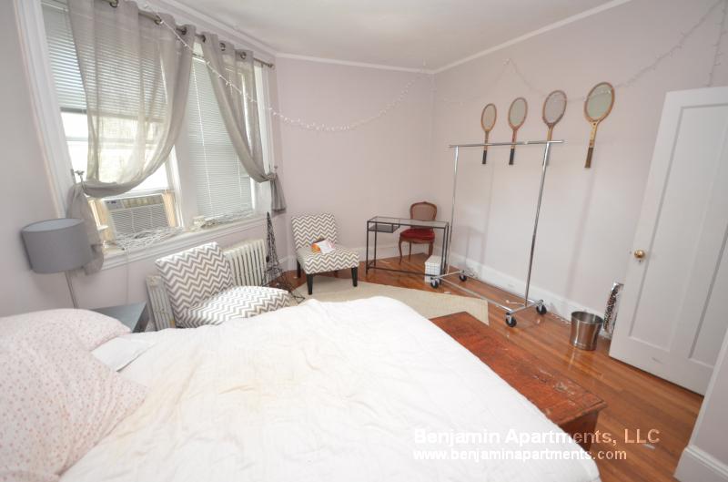 3 bed, 1 bath apartment for rent at 73 Egmont St Unit 5, Coolidge Corner — photo 7 of 12