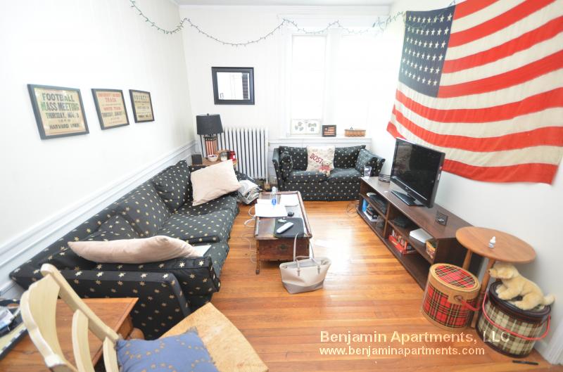 3 bed, 1 bath apartment for rent at 73 Egmont St Unit 5, Coolidge Corner — photo 11 of 12