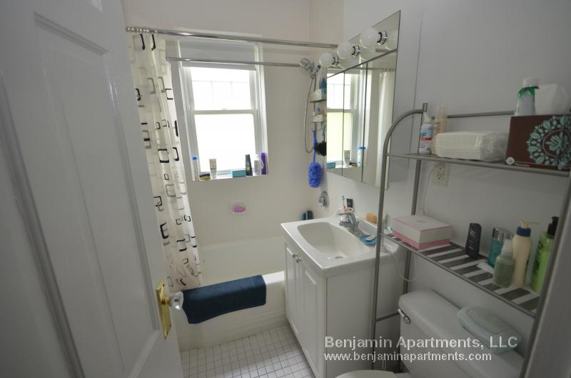 75 Kilsyth Rd, Brighton