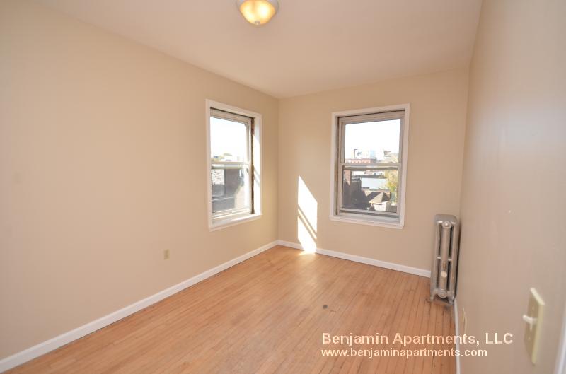 4 Farrington Ave, Allston