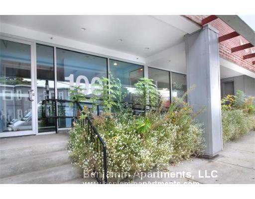 100 Pearl St, Chelsea