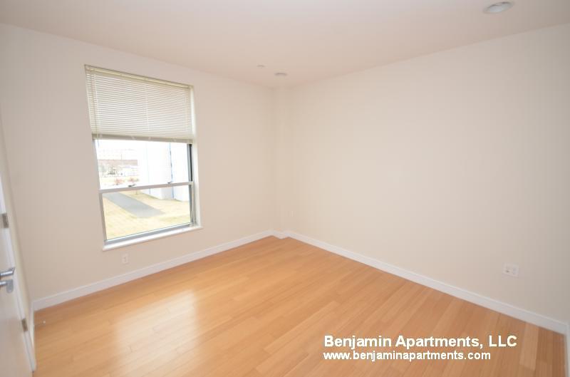 601 Albany St, South End