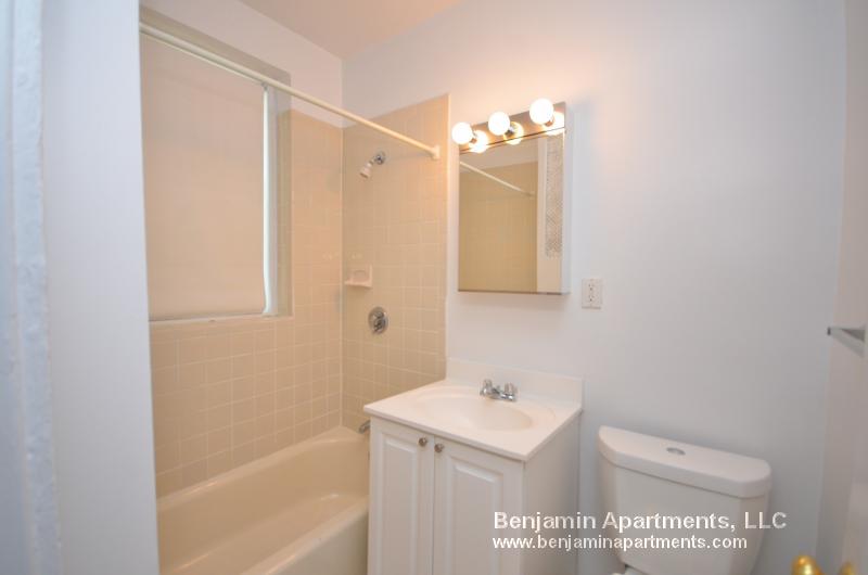 111 Kilsyth Rd, Brighton