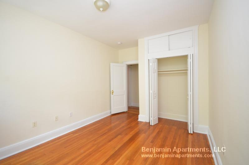 111 Kilsyth Rd, Brighton