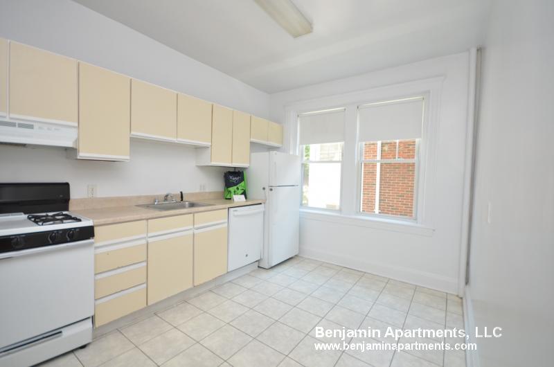 111 Kilsyth Rd, Brighton