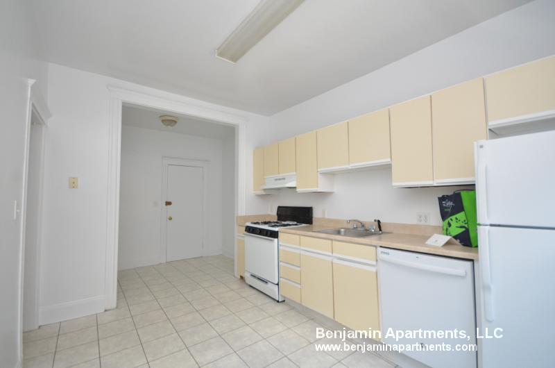 111 Kilsyth Rd, Brighton