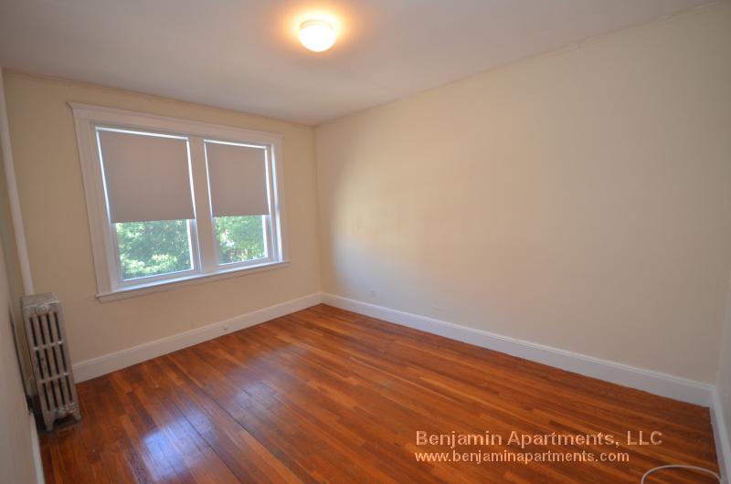 1810 Commonwealth Ave, Brighton