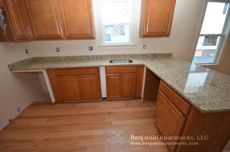 35 Pratt St, Allston