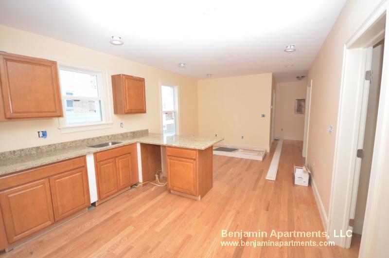 35 Pratt St, Allston