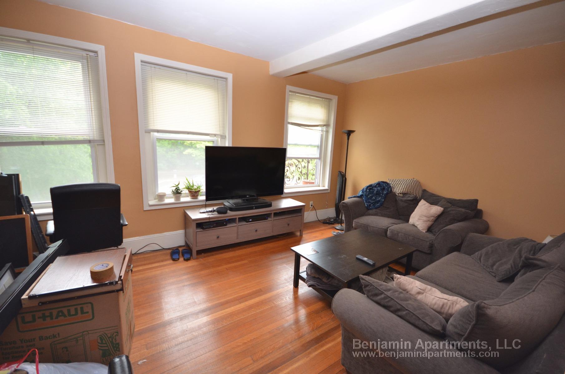 1589 Beacon St, Coolidge Corner