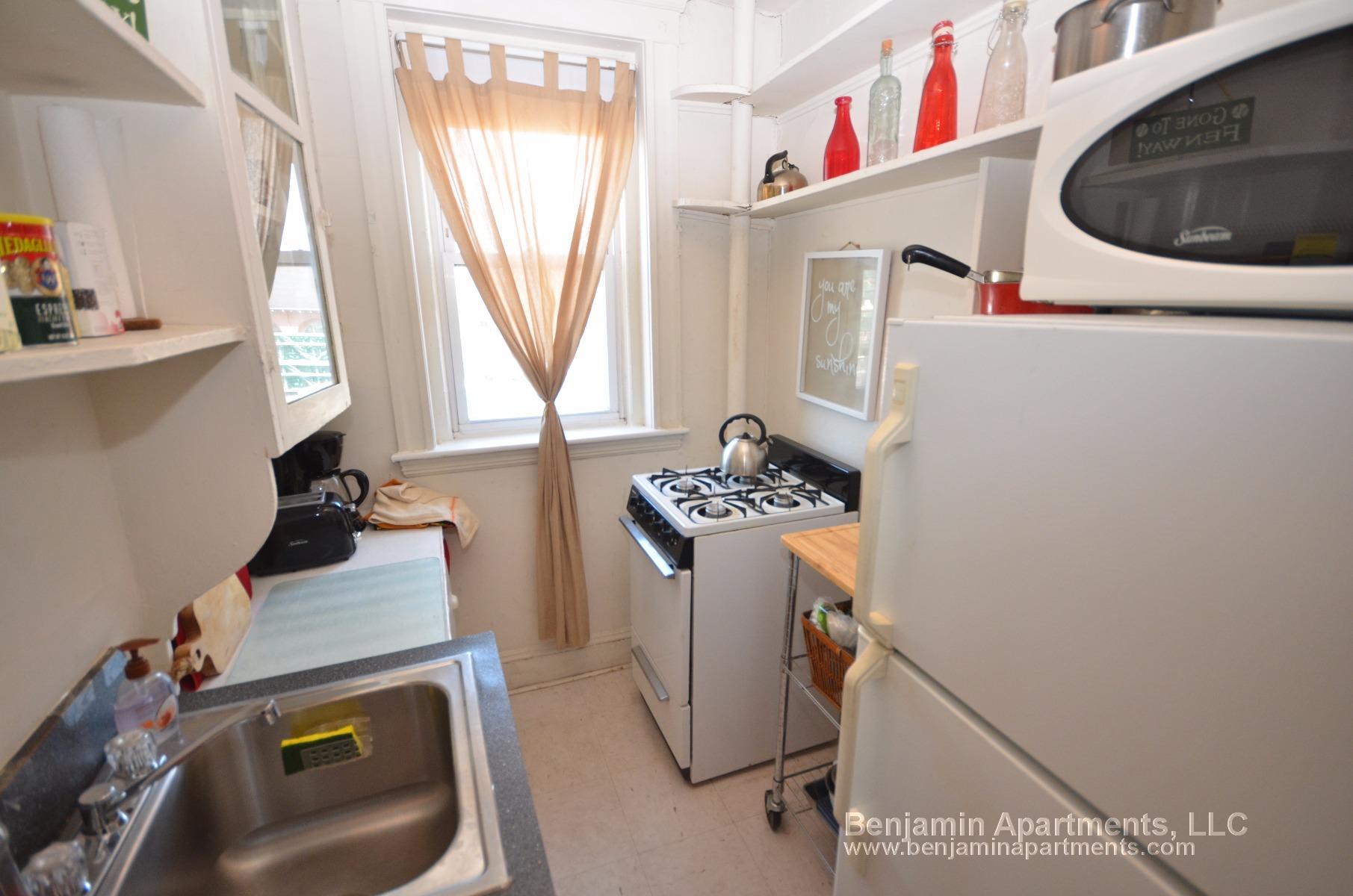 1175 Boylston St, Fenway