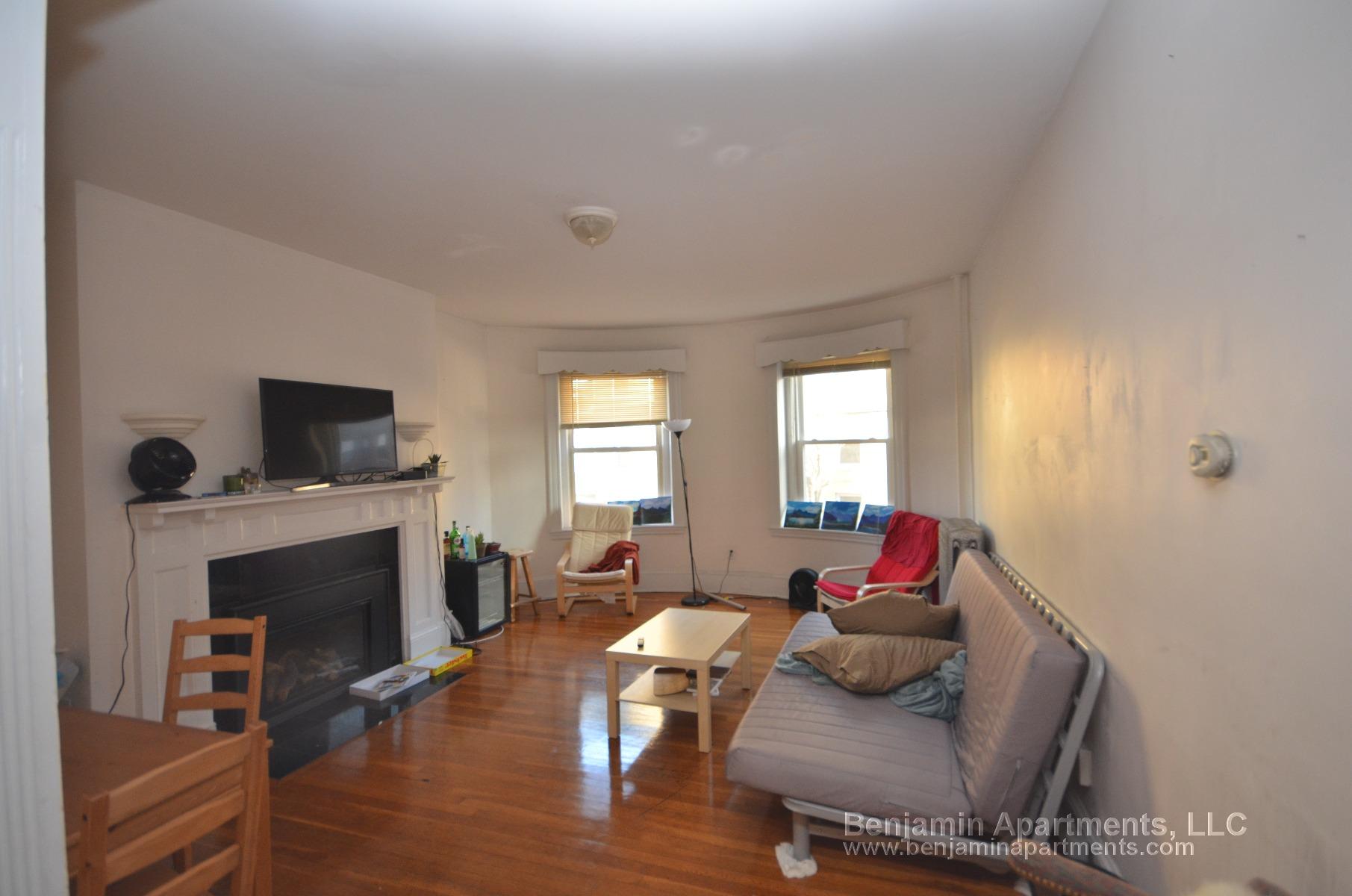 21 Saint Lukes Rd, Allston