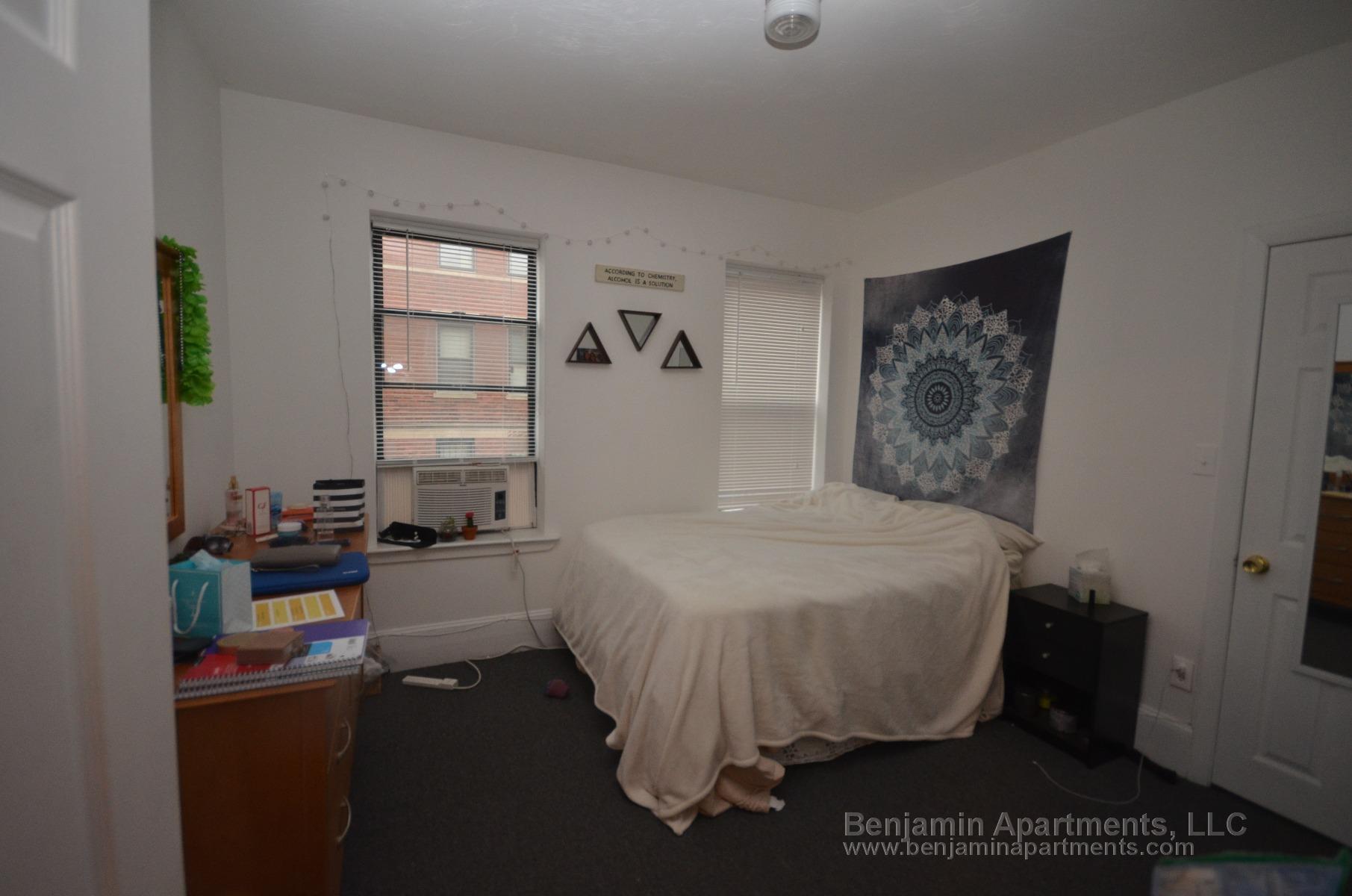 878 Huntington Ave, Mission Hill