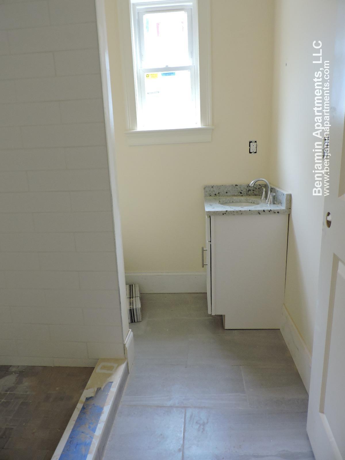 33 Pratt St, Allston