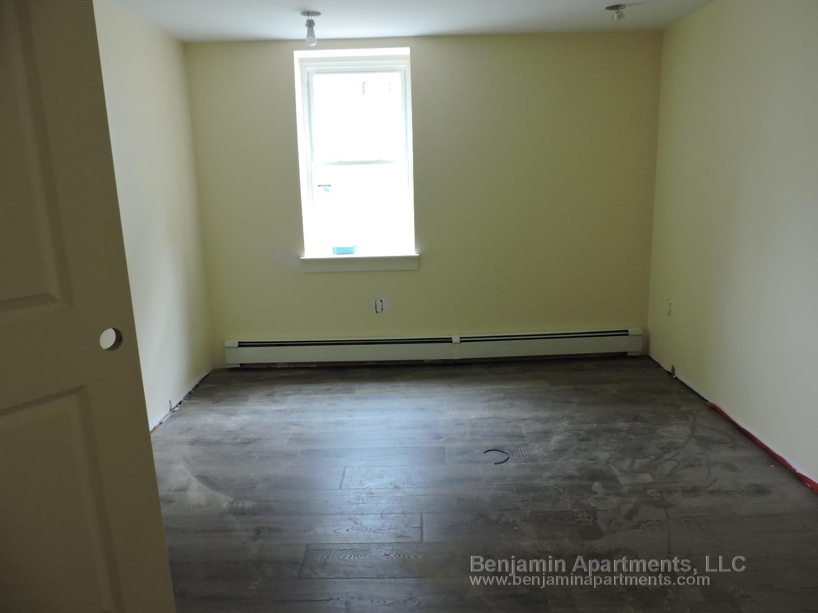 33 Pratt St, Allston