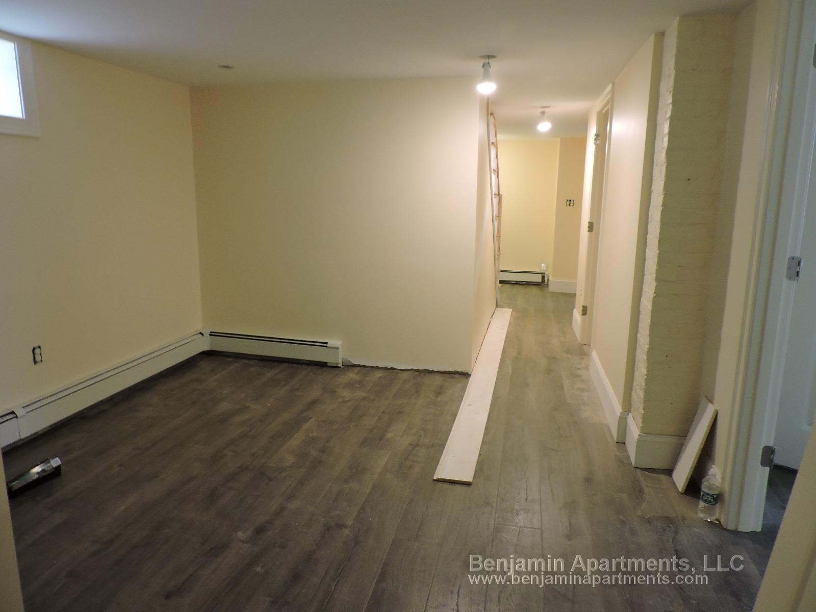 33 Pratt St, Allston