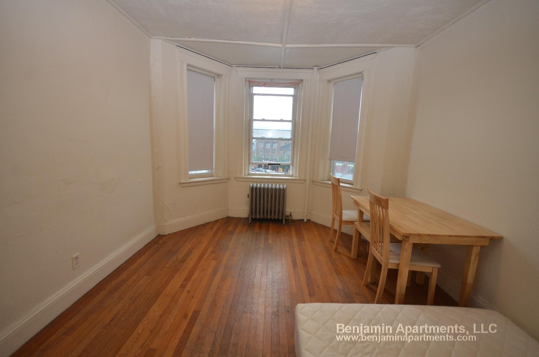 1179 Boylston St, Fenway