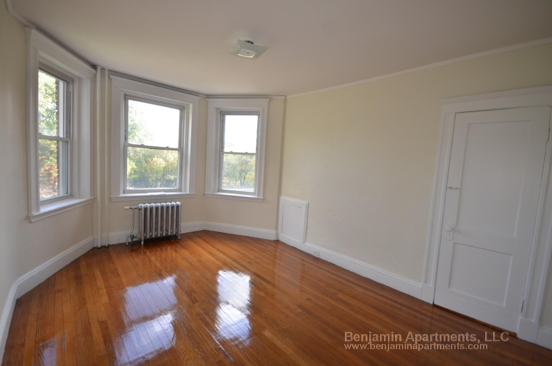 1171 Boylston St, Fenway