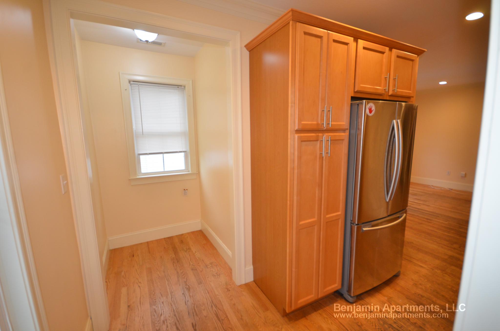 25 Lothrop St, Lower Allston