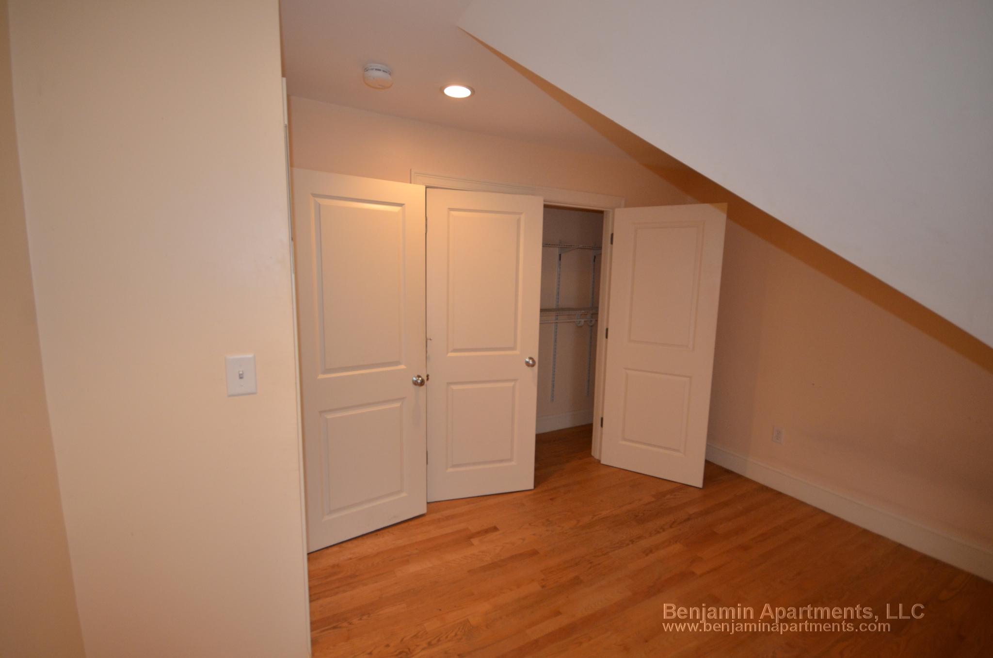 25 Lothrop St, Lower Allston