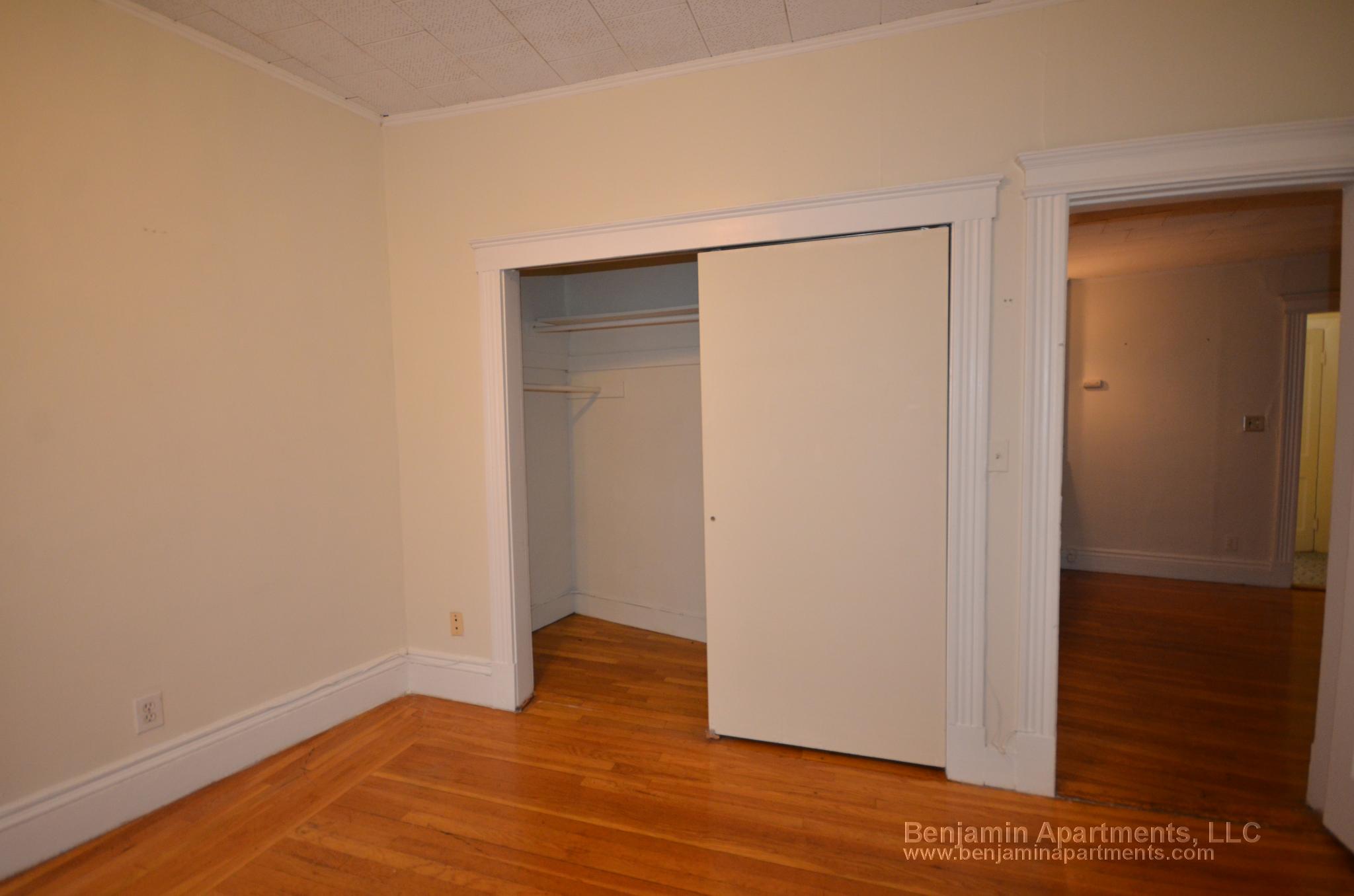 2 bed, 1 bath apartment for rent at 126 Warren St Unit 21, Brighton — photo 5 of 7