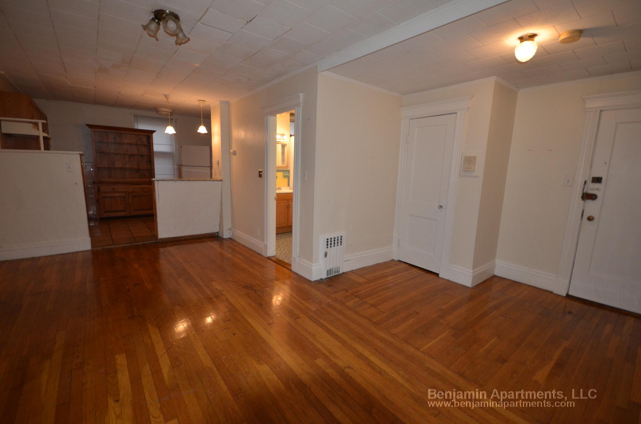 2 bed, 1 bath apartment for rent at 126 Warren St Unit 21, Brighton — photo 3 of 7