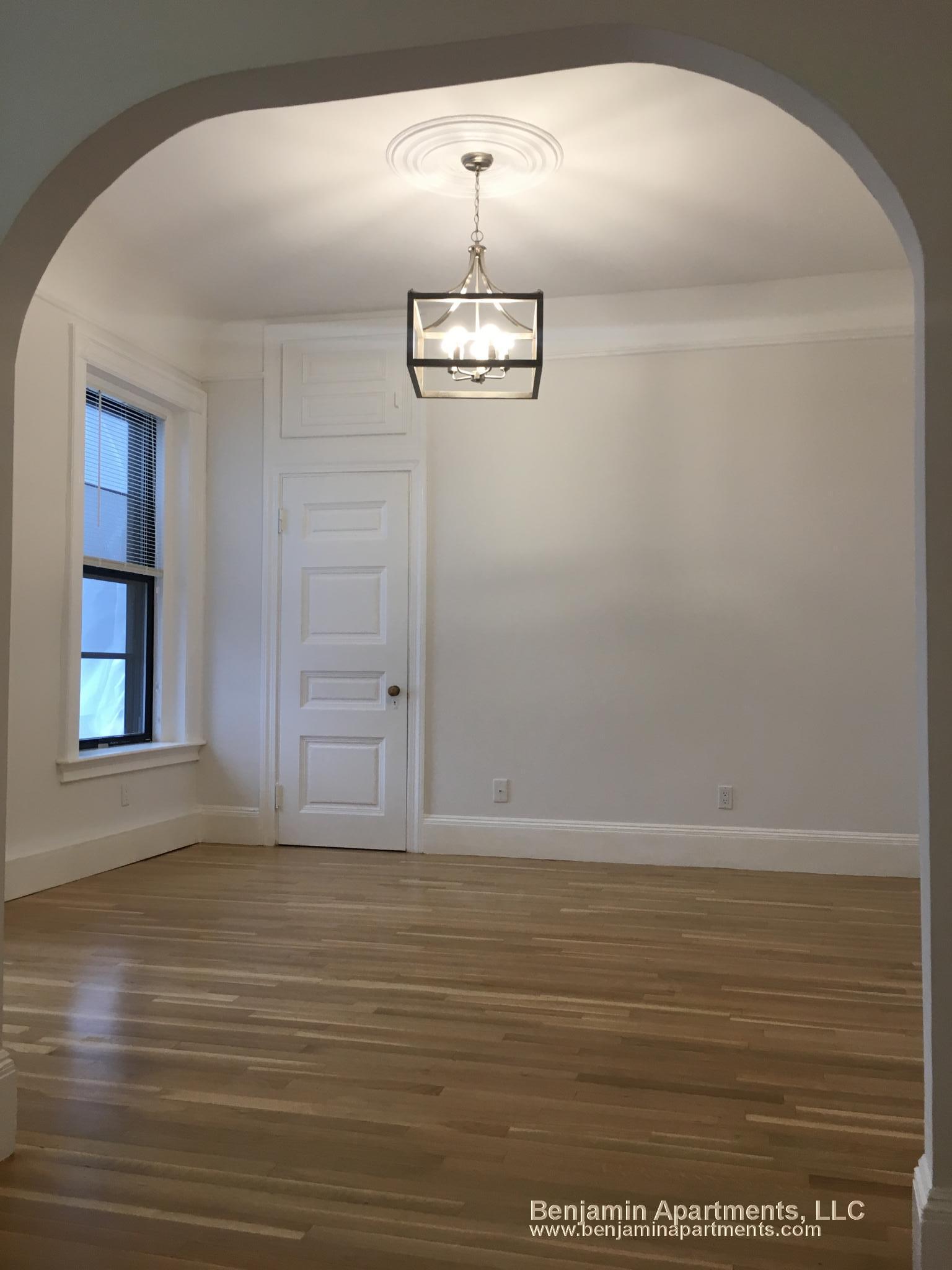 290 Commonwealth Ave, Back Bay