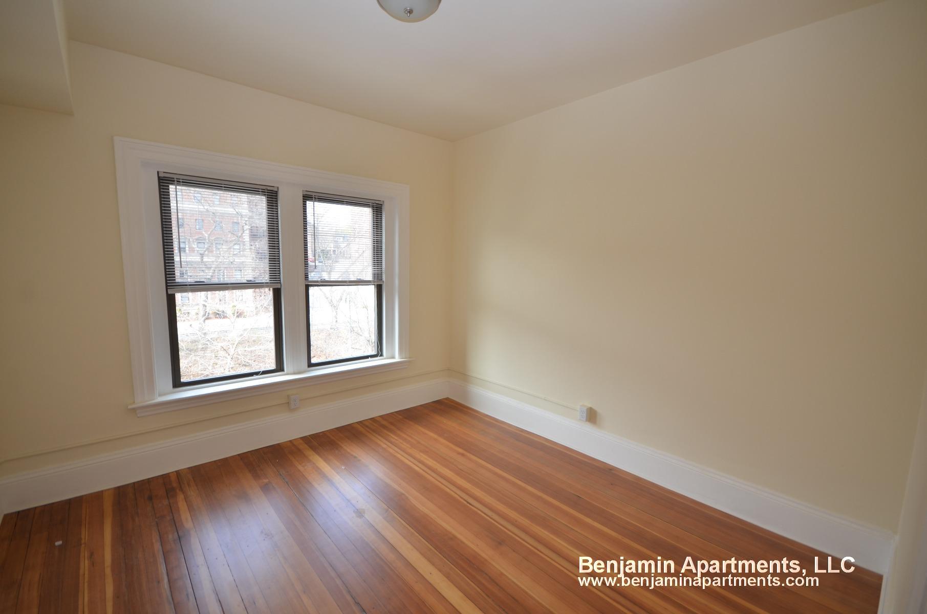 2 bed, 1 bath apartment for rent at 1461 Beacon St Unit 43, Coolidge Corner — photo 3 of 10