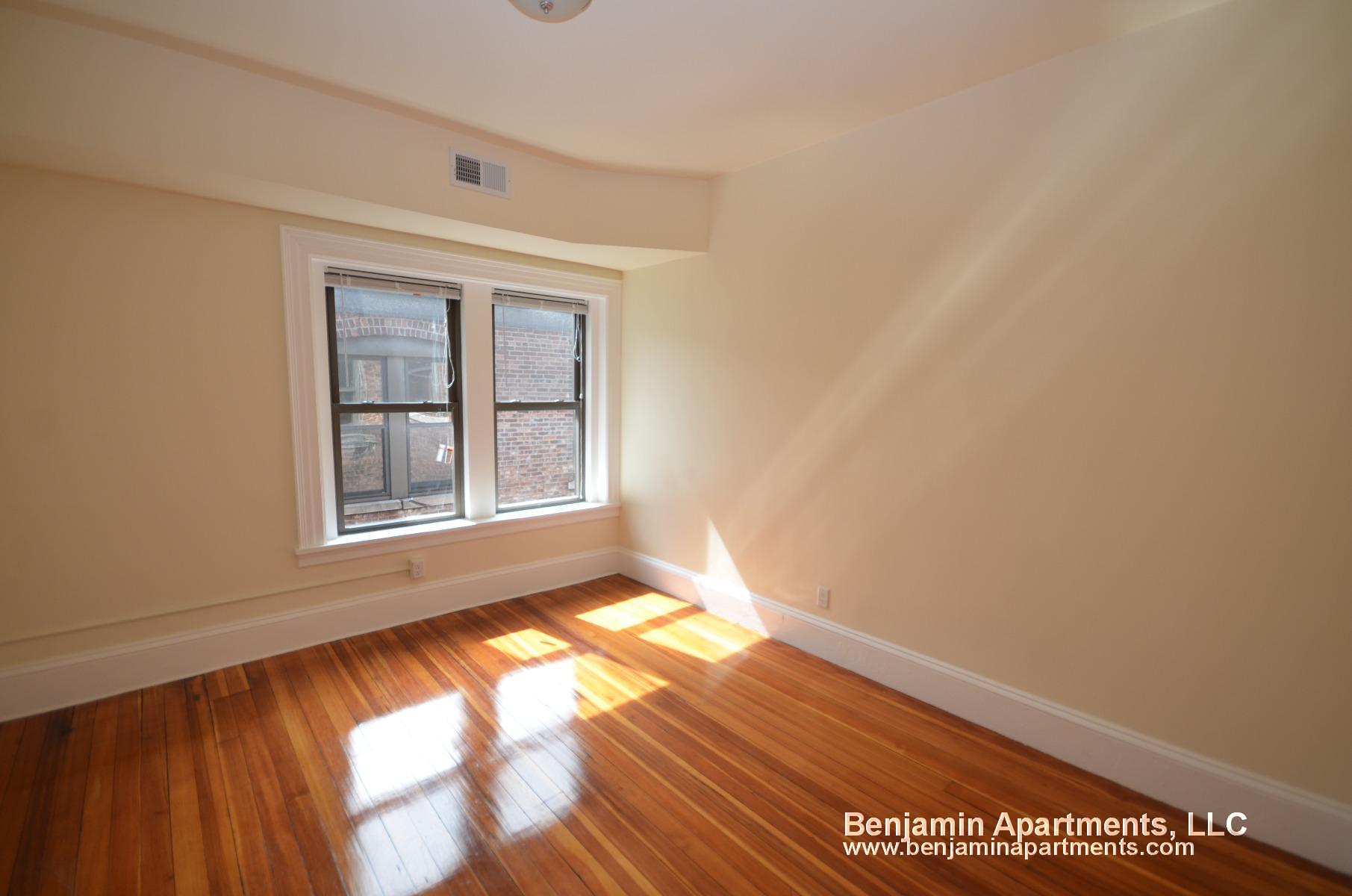 2 bed, 1 bath apartment for rent at 1461 Beacon St Unit 43, Coolidge Corner — photo 6 of 10