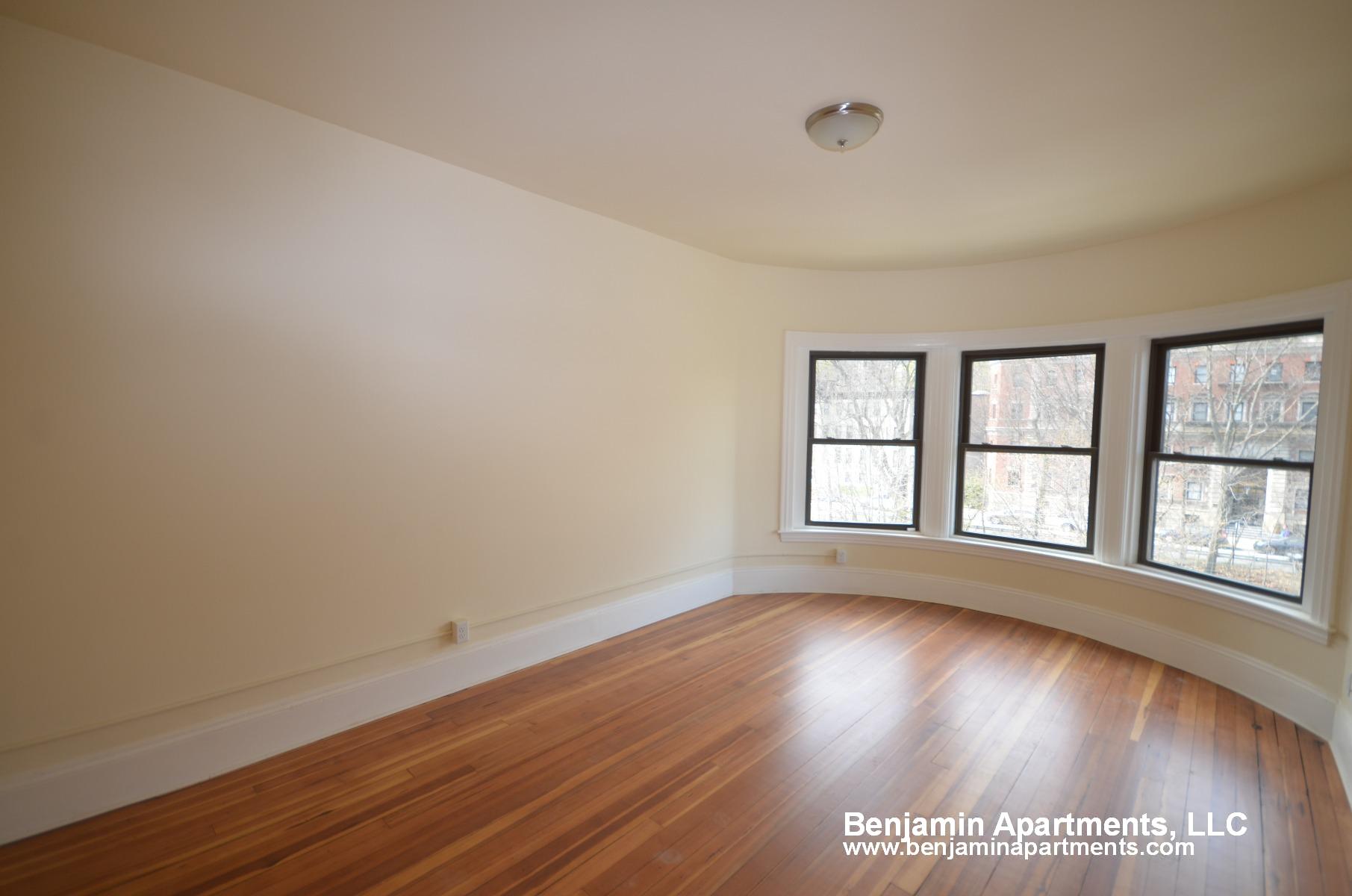 2 bed, 1 bath apartment for rent at 1461 Beacon St Unit 43, Coolidge Corner — photo 5 of 10