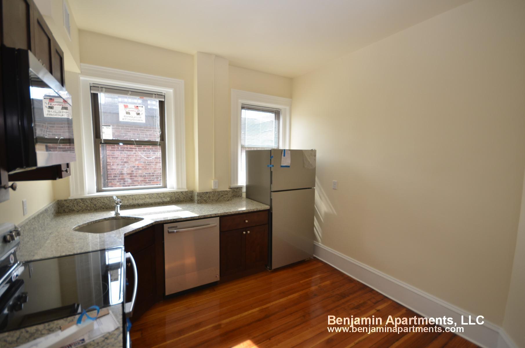 2 bed, 1 bath apartment for rent at 1461 Beacon St Unit 43, Coolidge Corner — photo 1 of 10