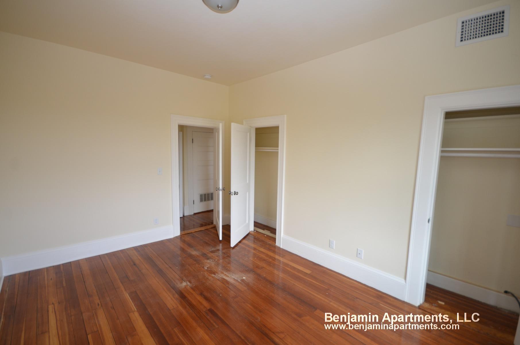 2 bed, 1 bath apartment for rent at 1461 Beacon St Unit 43, Coolidge Corner — photo 4 of 10