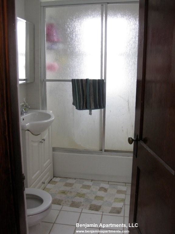 600 Broadway, Magoun Square