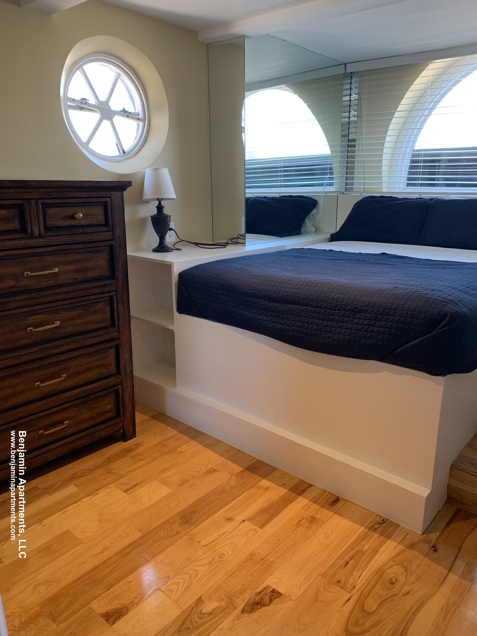 113 Beacon St, Back Bay