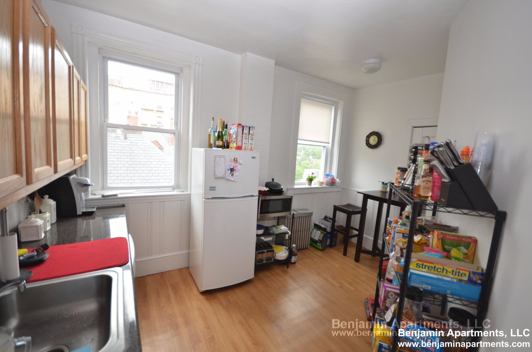 1589 Beacon St, Washington Square