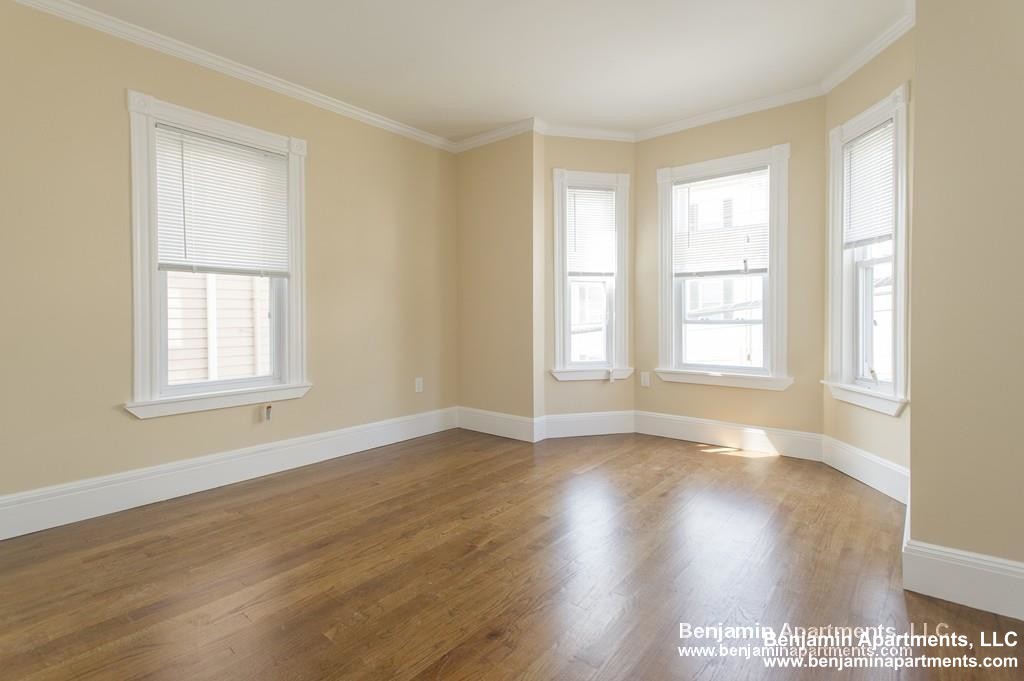 22 Chestnut Ave, Jamaica Plain