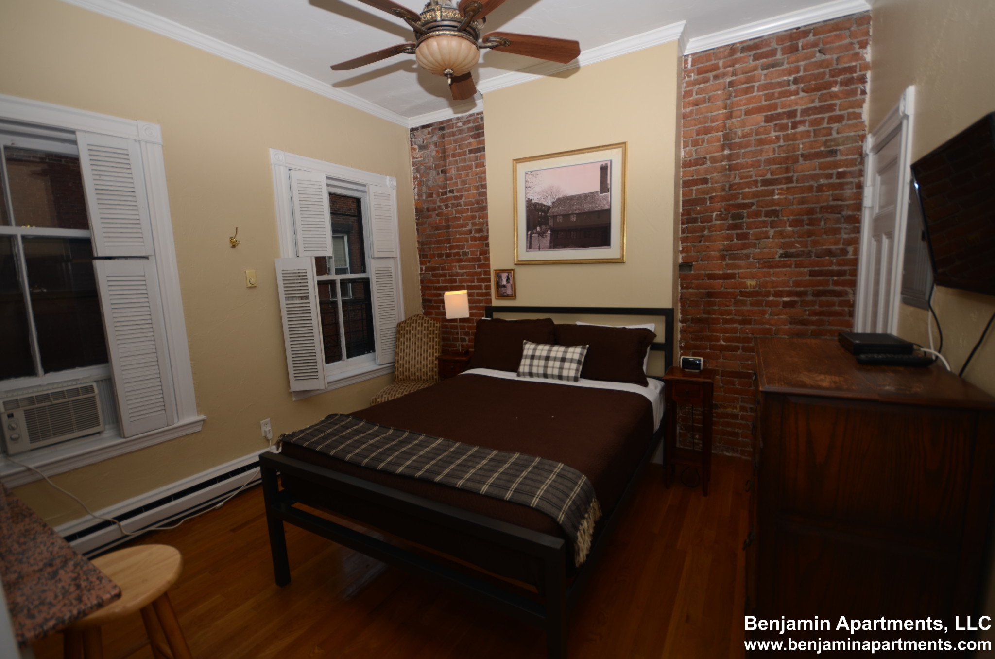 48 Hereford St, Back Bay