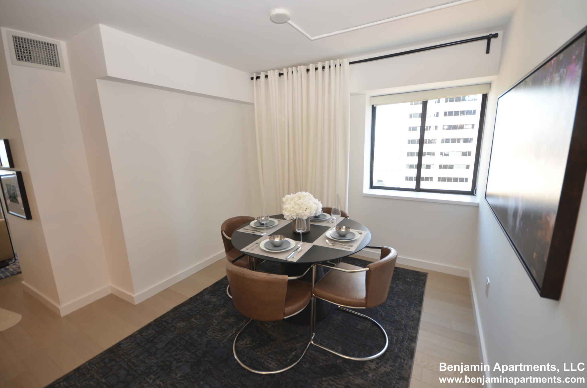 1 Devonshire Pl, Downtown