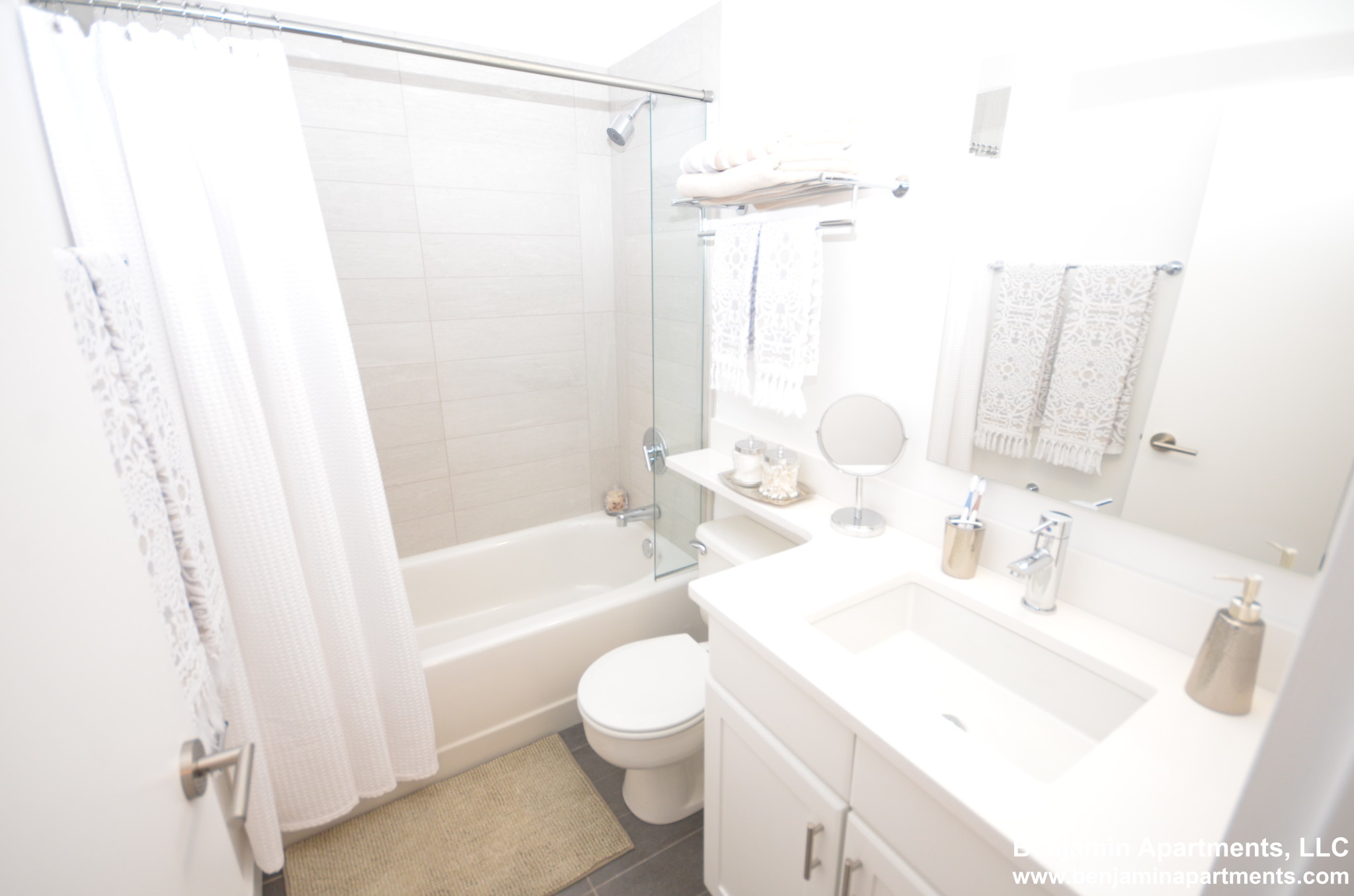 1 Devonshire Pl, Downtown